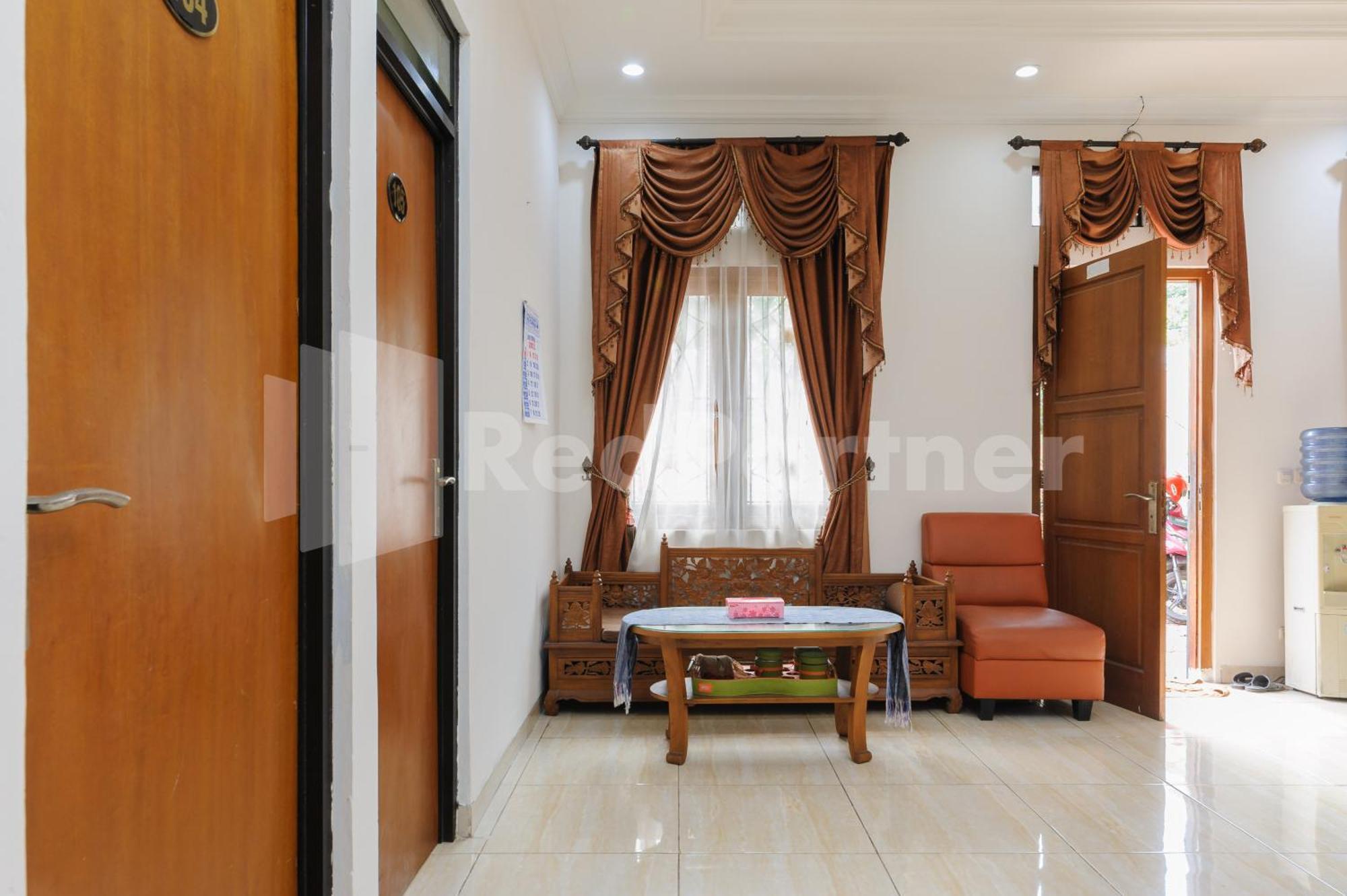 Pondok Cimanggu Syariah Mitra Reddoorz Богор Екстер'єр фото