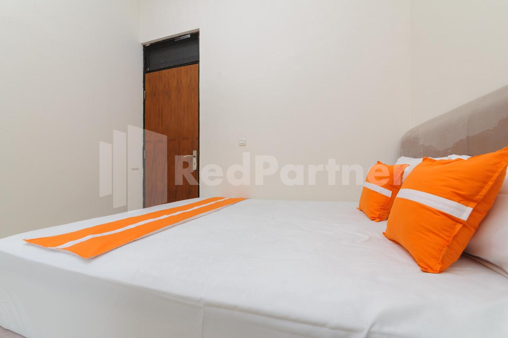 Pondok Cimanggu Syariah Mitra Reddoorz Богор Екстер'єр фото